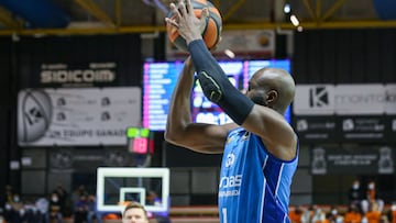 Obi Emegano se resarce con una canasta a 3,5 segundos del final