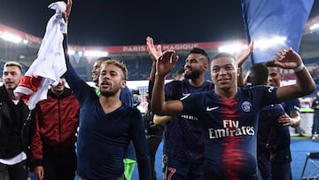 Neymar y Mbapp&eacute;, estrellas del PSG, tras un partido con su equipo.