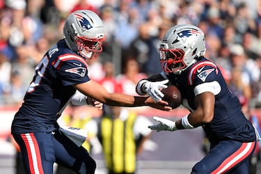 Patriots arrollan a los Panthers con dominio en las tres fases