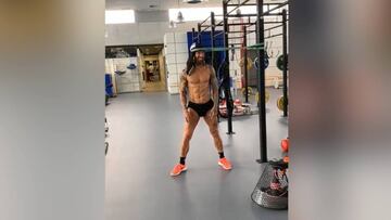 Modric se mofa en la cara de Ramos por su extravagante ejercicio en el gimnasio