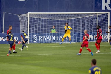 1-1. Antoine Griezmann iguala el partido con un zurdado a la escuadra de Augusto Batalla.