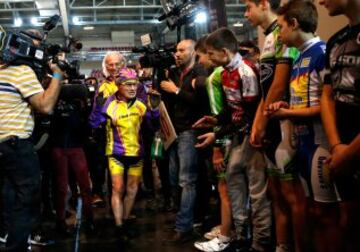 El ciclista franc¨¦s de 105 a?os que bate el r¨¦cord de la hora