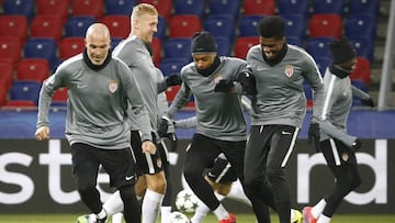 Los jugadores del Mónaco, durante la sesión de entrenamiento de ayer.