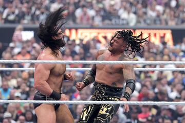 Drew McIntyre venci¨® a Damian Priest en un Sin City Street Fight, reavivando una intensa rivalidad, con el luchador escoc¨¦s derrochando gran combinaci¨®n de golpes.