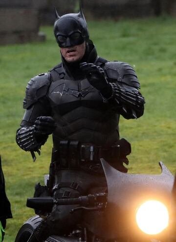 Filtrado el traje del Batman de Robert Pattinson en el rodaje