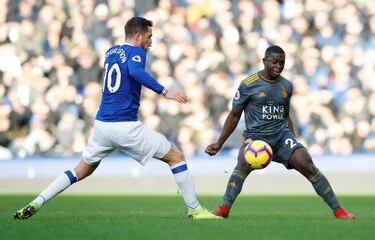 Everton boss Silva denies interest in Barcelona winger Malcom