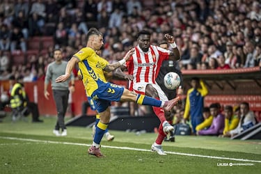 El zaguero amarillo hizo un partido muy serio. Primero secóa a Amadou y después, en el tramo final, a Caicedo.