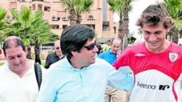 <b>UNIÓN. </b>García Macua y Llorente, ayer en Isla Canela.