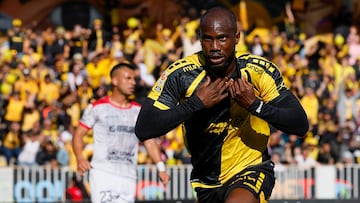 Futbol, Coquimbo Unido vs Union La Calera.
Fecha 26, Liga de Primera 2025.
El jugador de Coquimbo Unido Cecilio Waterman celebra tras marcar un gol contra Union La Calera durante el partido de primera division disputado en el estadio Francisco Sanchez Rumoroso de Coquimbo, Chile.
02/11/2025
Andres Pina/Photosport
Football, Coquimbo Unido vs Union La Calera.
26th turn, First division League.
Coquimbo Unido’s player Cecilio Waterman celebrates after scoring against Union La Calera during a first division match at the Francisco Sanchez Rumoroso stadium in Coquimbo, Chile.
02/11/2025
Andres Pina/Photosport