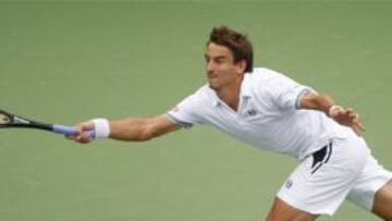 IMPOTENTE. El tenista gerundense volvió a estrellarse con el muro helvético, con el que suma ya nueve derrotas.