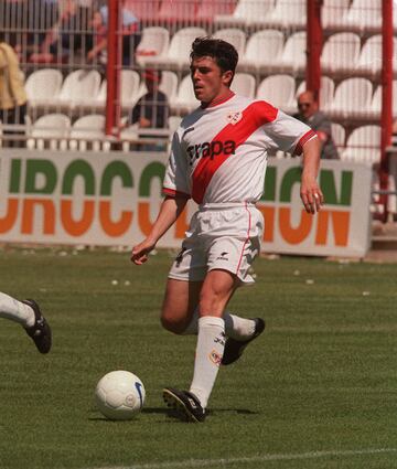 20 futbolistas que vistieron las camisetas de Barcelona y Rayo