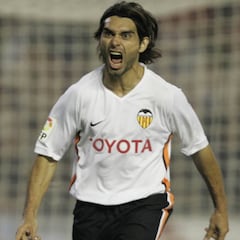 ¿Qué fue de Ayala?: el 'ratón' que erigió un muro en Mestalla