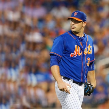 Sin duda, de las temporadas más decepcionantes para cualquier pelotero en los últimos años. Luego de ser fundamental en el camino de los Mets a la Serie Mundial en 2015, el 'Caballero de la Noche' se vino abajo en el 2016: apenas pudo ganar 4 veces en 17 salidas, acumulando un total de 10 derrotas y promedio de carreras limpias de casi 5.00.