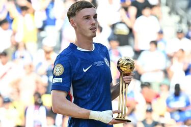 ¿Quién es Bernardo Cueva? Coach del Chelsea que lució la bandera de México en la premiación del Mundial de Clubes
