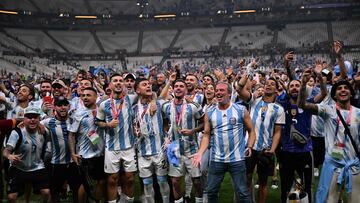 El comentarista de Telemundo Deportes, Andrés Cantor, no pudo ocultar su emoción después del penal con el que Argentina se coronó campeón del mundo.