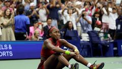 NEW YORK, NEW YORK - SEPTEMBER 09: Coco Gauff of the United States reacts after defeating Aryna Sabalenka of Belarus in their Women's Singles Final match on Day Thirteen of the 2023 US Open at the USTA Billie Jean King National Tennis Center on September 09, 2023 in the Flushing neighborhood of the Queens borough of New York City.   Al Bello/Getty Images/AFP (Photo by AL BELLO / GETTY IMAGES NORTH AMERICA / Getty Images via AFP)