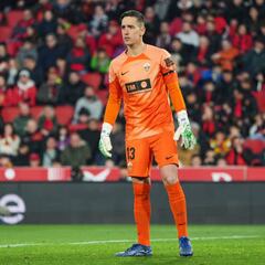 El Elche vuelve a dejar su puerta a cero 319 días después