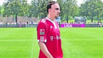 <b>OTRO PASO AL MADRID. </b>Ribéry se retiró de un partido durante el entrenamiento de ayer del Bayern.