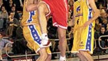 <b>SOBRESALIENTE.</B> Cilla logró 23 puntos y 8 rebotes ante el Fórum.