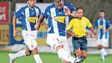 <b>EL PRIMER GOL.</b> Iván Alonso engatilló de esta manera para marcar el primer gol del partido.