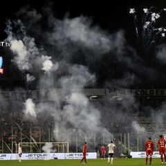 Tragedia en el fútbol chileno: muere hincha de Colo Colo apuñalado a metros del Monumental