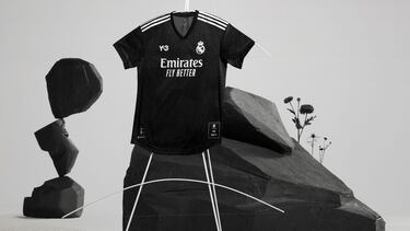 La camiseta negra del Real Madrid para el Clásico contra el Barcelona.