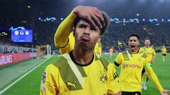 Soccer Football - Champions League - Round of 16 First Leg - Borussia Dortmund v Chelsea - Signal Iduna Park, Dortmund, Germany - February 15, 2023  Borussia Dortmund's Karim Adeyemi celebrates scoring their first goal with Jude Bellingham REUTERS/Wolfgang Rattay     TPX IMAGES OF THE DAY