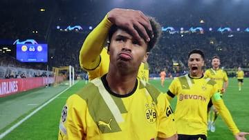 Soccer Football - Champions League - Round of 16 First Leg - Borussia Dortmund v Chelsea - Signal Iduna Park, Dortmund, Germany - February 15, 2023  Borussia Dortmund's Karim Adeyemi celebrates scoring their first goal with Jude Bellingham REUTERS/Wolfgang Rattay     TPX IMAGES OF THE DAY