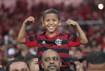 Soccer Football - Copa Libertadores - Semi Final - Second Leg - Flamengo v Gremio - Maracana Stadium, Rio de Janeiro, Brazil - October 23, 2019   Flamengo fans before the match   REUTERS/Sergio Moraes