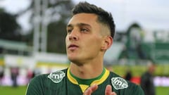 Nazareno Colombo firma en Racing