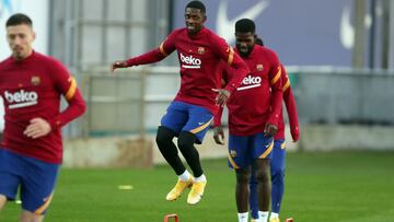 Lenglet, Demb&eacute;l&eacute; y Umtiti, en un momento del entrenamiento de ayer en Barcelona.