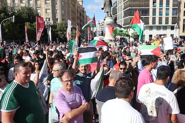 Dos detenidos en “un día menos” de tensión