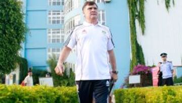 Camacho no seguirá al frente de China.