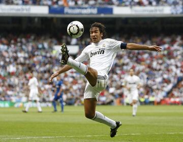 El referente blanco, ídolo en Concha Espina se marchó en 2010 al Schalke 04. El club anunció que se despediría con una rueda de prensa pero la presión de los aficionados que se acercaron al Bernabéu para ver por última vez a su ídolo provocó que abrieran 