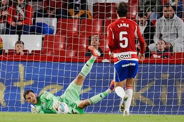 Aprobados y suspensos del Granada: Iker García sale airoso