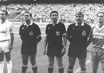 Sánchez Arminio uno de los trencillas más destacados de su época, hasta el punto de que apenas un año después de debutar en la élite se convirtió en árbitro internacional y tres años después fue nombrado colegiado FIFA. En 1986 representó a España en el Mundial de México por elección federativa.