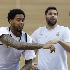 Thompkins: "En lo bueno y en lo malo permanecemos juntos"