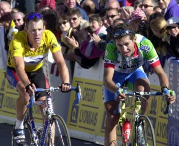 Tour de Francia del 2000. Roberto Heras y Lance Armstrong llegando a la meta en Courchevel. Heras Participó en seis Tour de Francia, del 2000 al 2005, su mejor posición fue un quinto puesto en el del 2000. 
