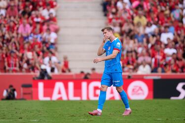 El noruego ha entrado para intentar desatascar el partido y el colegiado le ha mostrado la roja a los 10 minutos de pisar el césped tras consultar el VAR. Su entrada a Raillo fue muy peligrosa.