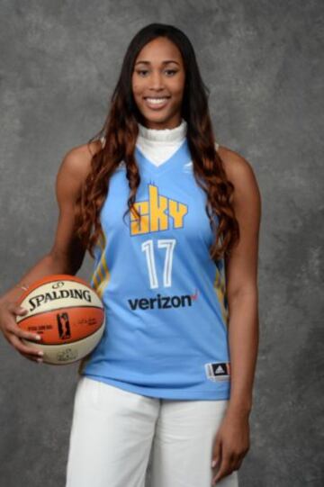 2. Alaina Coates (Chicago Sky)