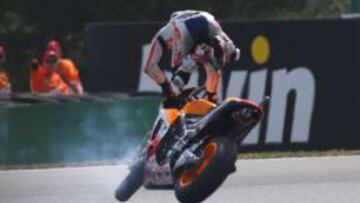 La horquilla de la moto de Pedrosa perdió aceite y provocó su caída.