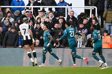 Tsunami de Justin Kluivert