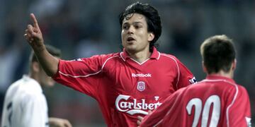 Durante los 90, Litmanen destacó en los planos internacionales con el Ájax, cosolidándose como uno de los mejores futbolistas finlandeses de la historia.