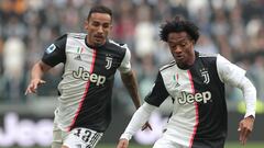 Juan Guillermo Cuadrado y Danilo durante un partido con Juventus.