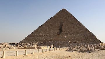 The pyramid of Menkaure, the smallest of the three that make up the Giza Trio of pyramids, will not be restored after the review carried out by a team of experts.