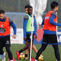 Andone, baja de última hora por molestias en el aductor