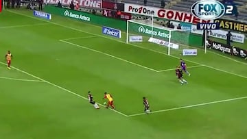 El grosero error de Jara en su debut en el Morelia de Guede