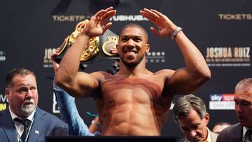 Anthony Joshua durante el pesaje previo a su pelea con Andy Ruiz.