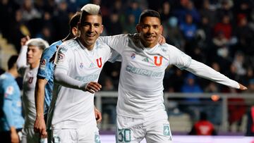 La U se olvida de la ineficacia y sus delanteros se redimen