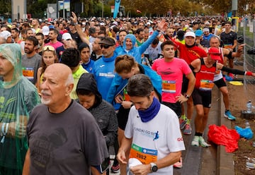 Corredores participan en la Media Maratón de Valencia.